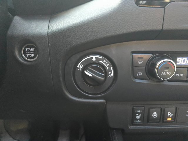 Used 2022 Nissan Frontier PRO-4X w/ Pro-4X Premium Package image 18