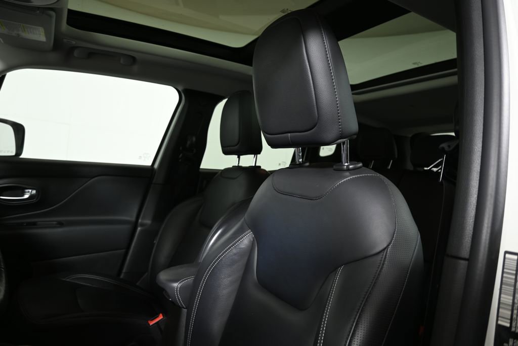 Used 2022 Jeep Renegade Limited w/ Sun, Sound & Wheels Group image 15