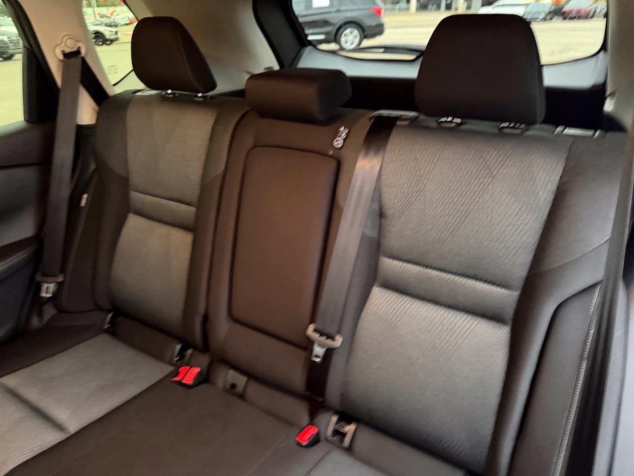 Certified 2025 Nissan Rogue SV FWD image 34
