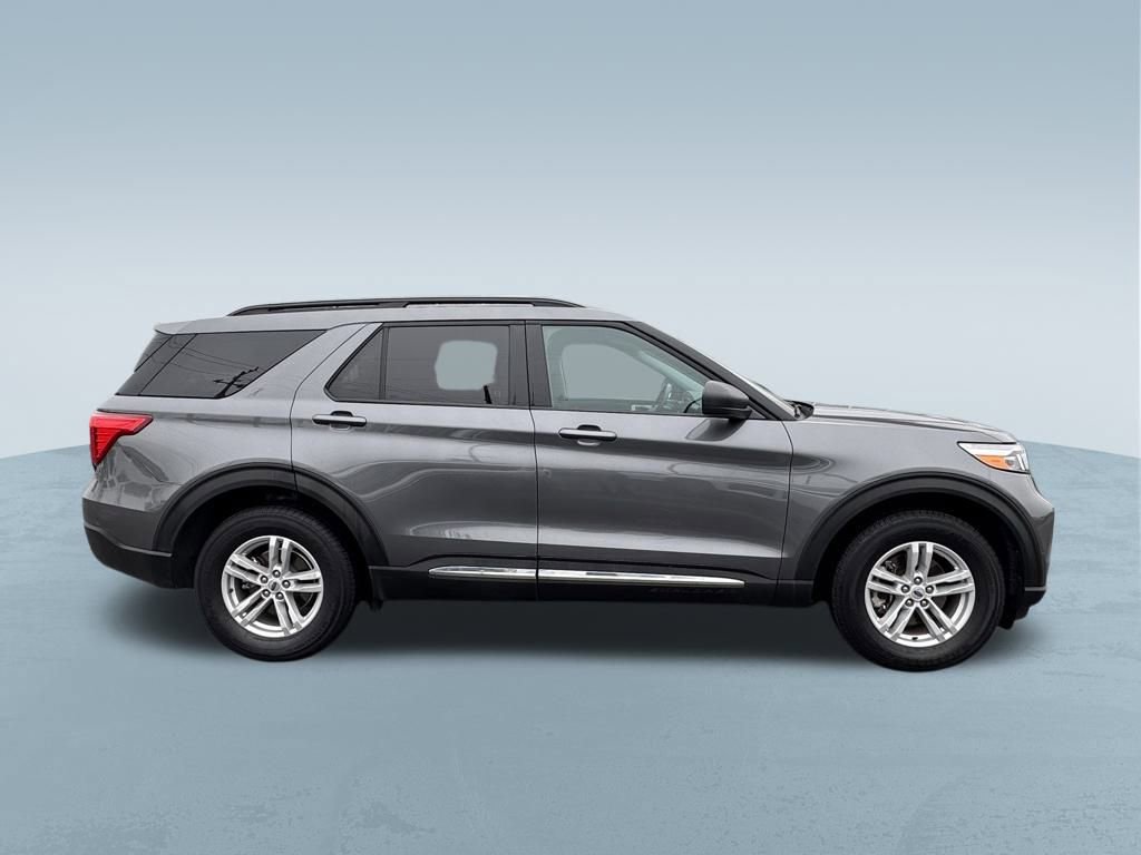 Used 2022 Ford Explorer XLT image 9