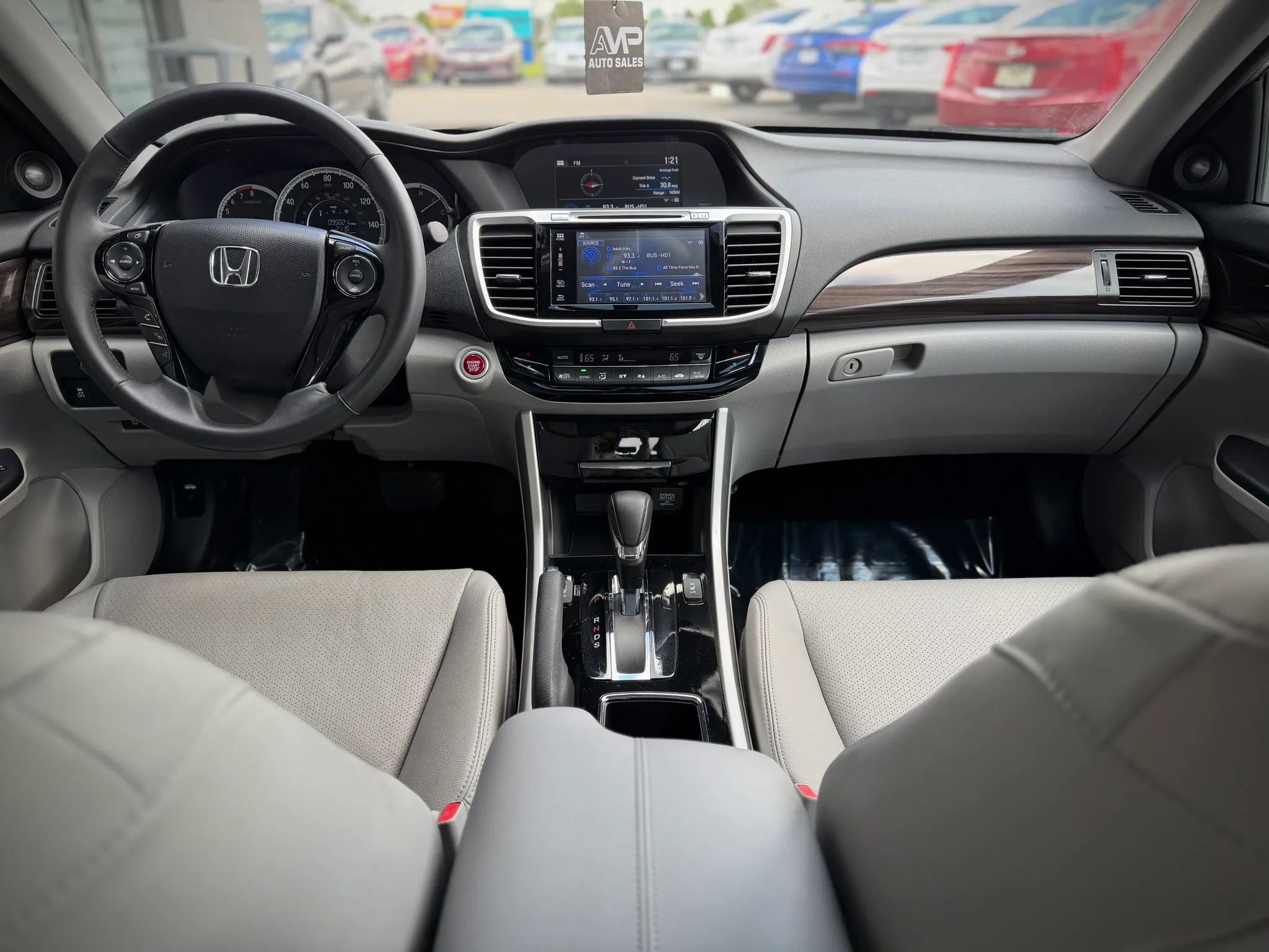 Used 2017 Honda Accord EX-L image 9