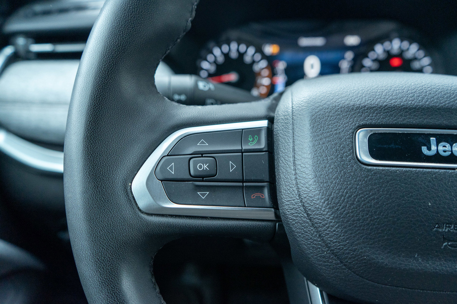 Used 2023 Jeep Compass Latitude image 23