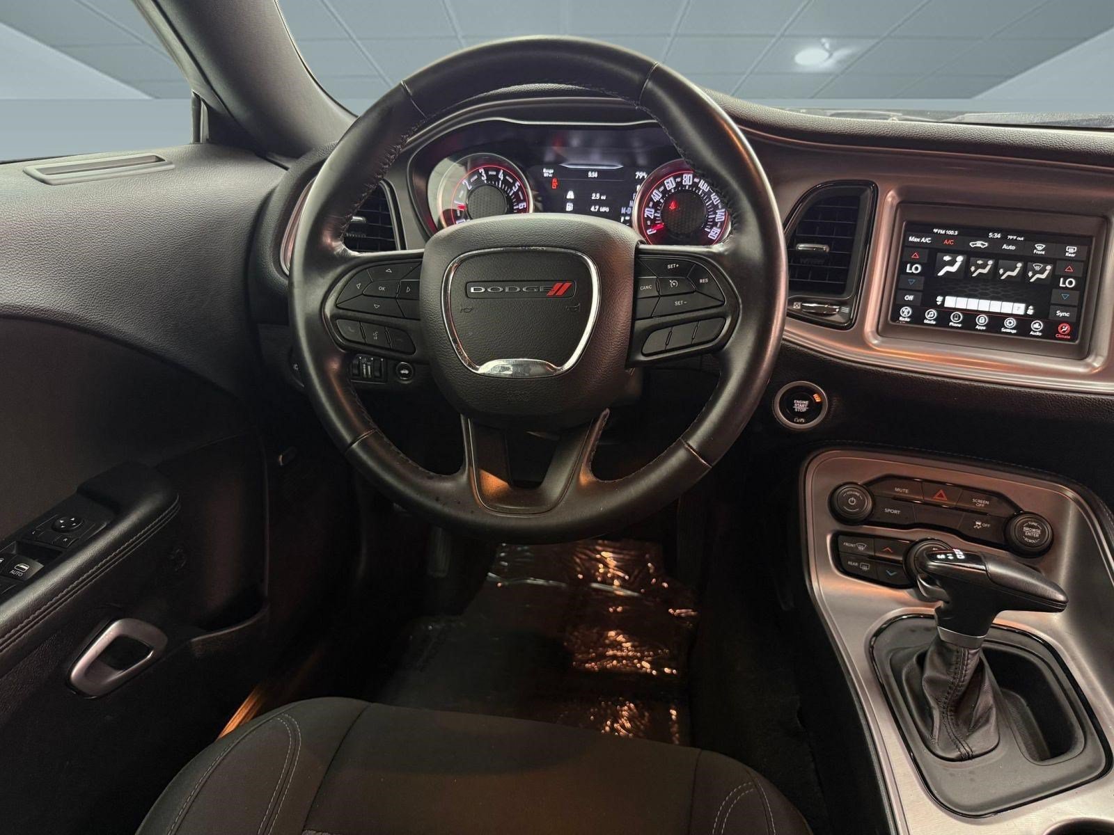 Used 2023 Dodge Challenger SXT RWD image 29