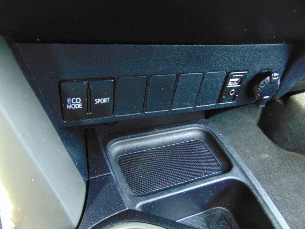 Used 2018 Toyota RAV4 XLE w/ Plus Extra Value Package image 22