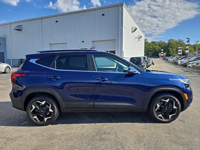 Certified 2024 Kia Seltos EX AWD/4WD image 10