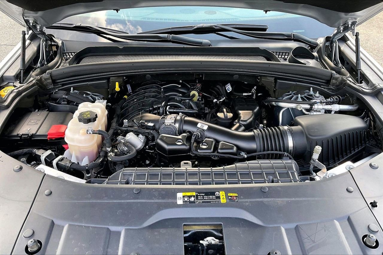 Certified 2025 Jeep Grand Cherokee Altitude image 37