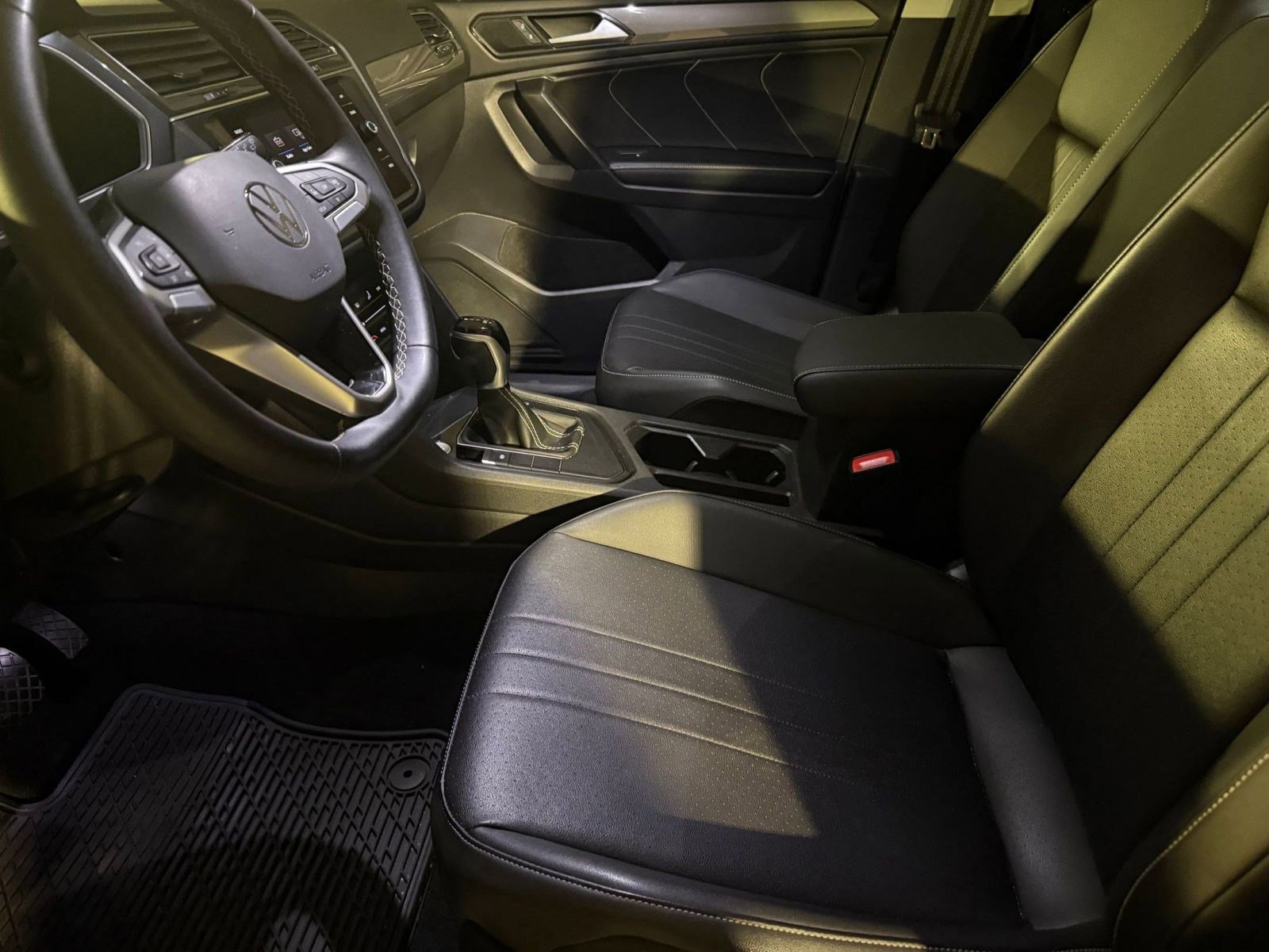 Used 2023 Volkswagen Tiguan SE image 15