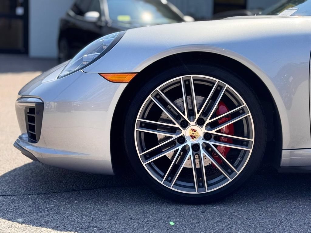 Used 2019 Porsche 911 Carrera 4S AWD/4WD image 11