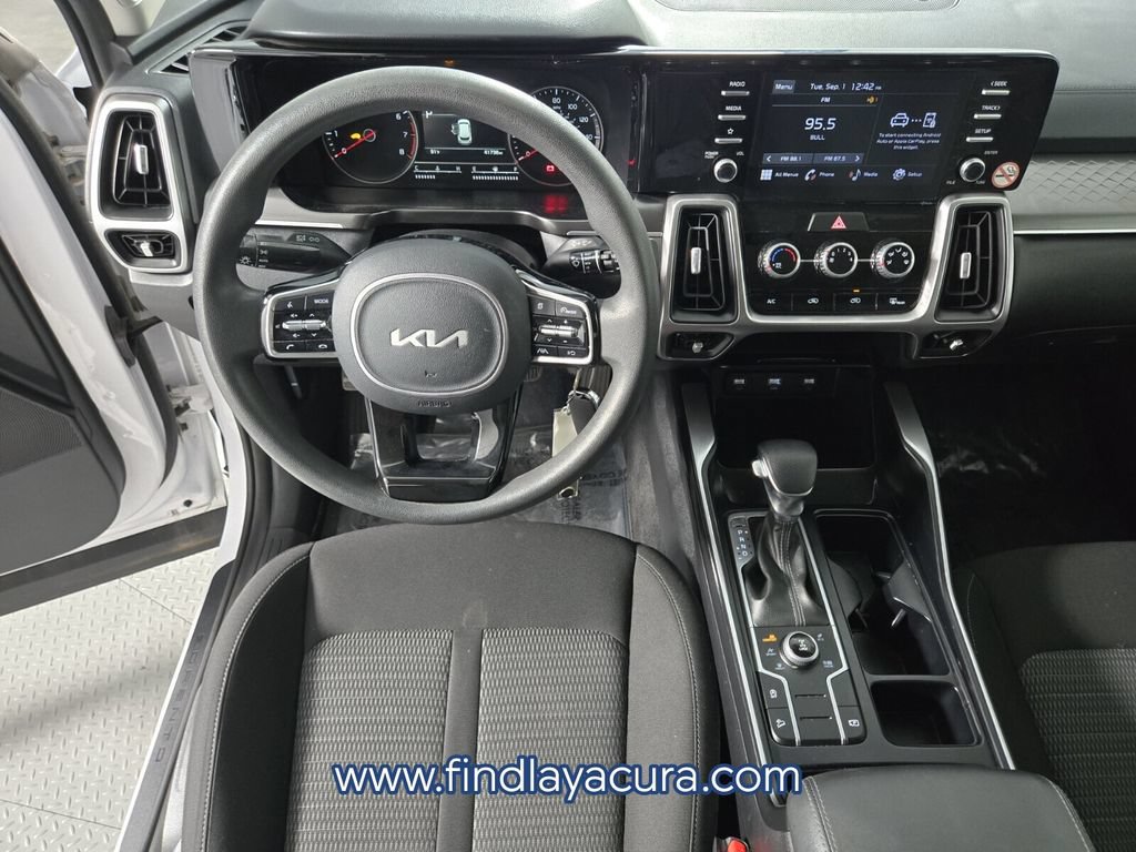 Used 2022 Kia Sorento LX AWD/4WD image 14
