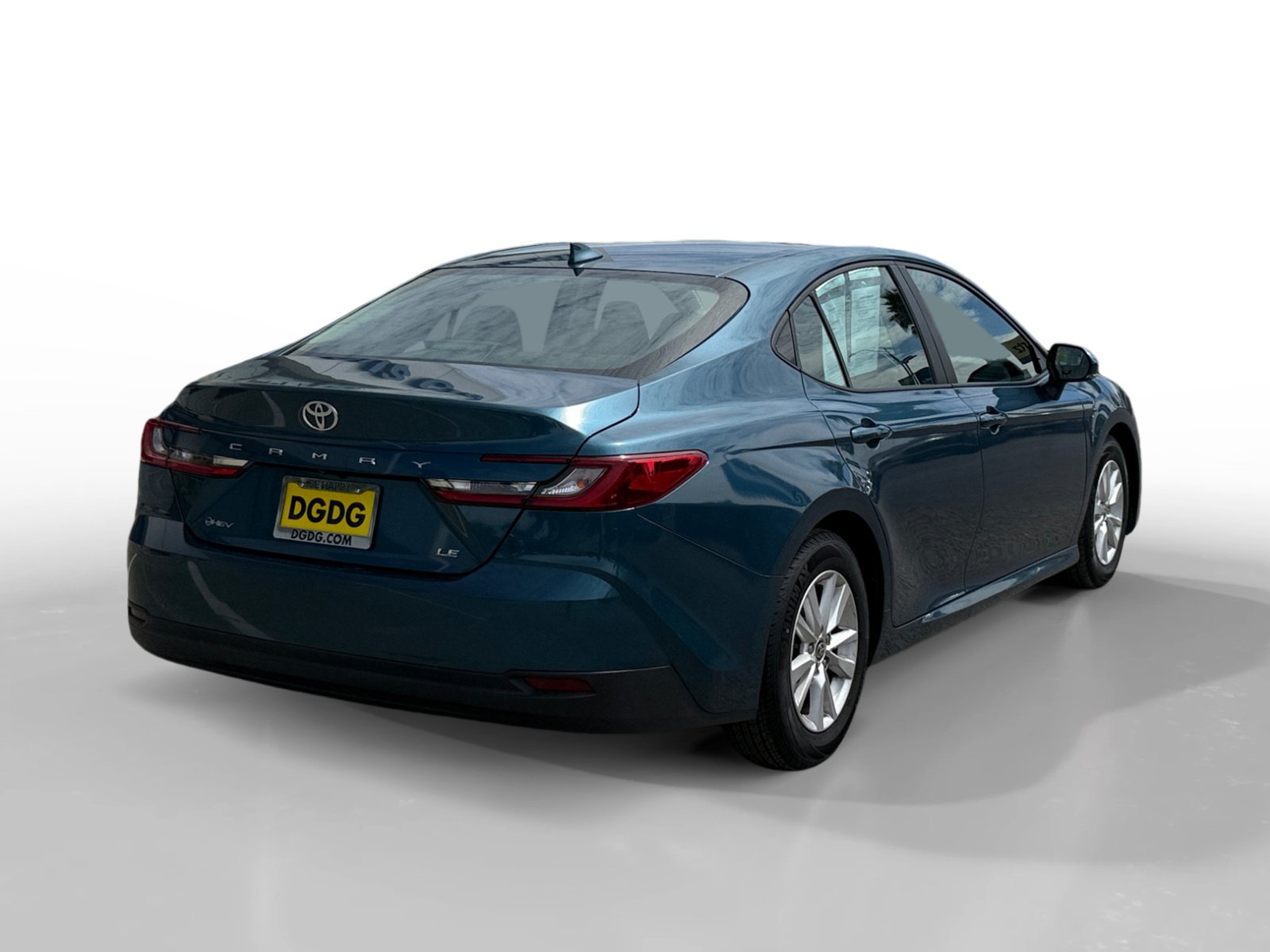 Used 2025 Toyota Camry LE FWD image 5