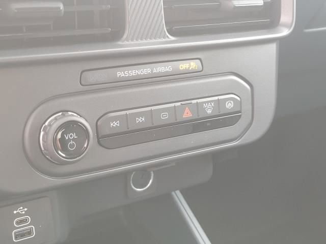 New 2025 Ford Maverick XL w/ Equipment Group 101A image 31