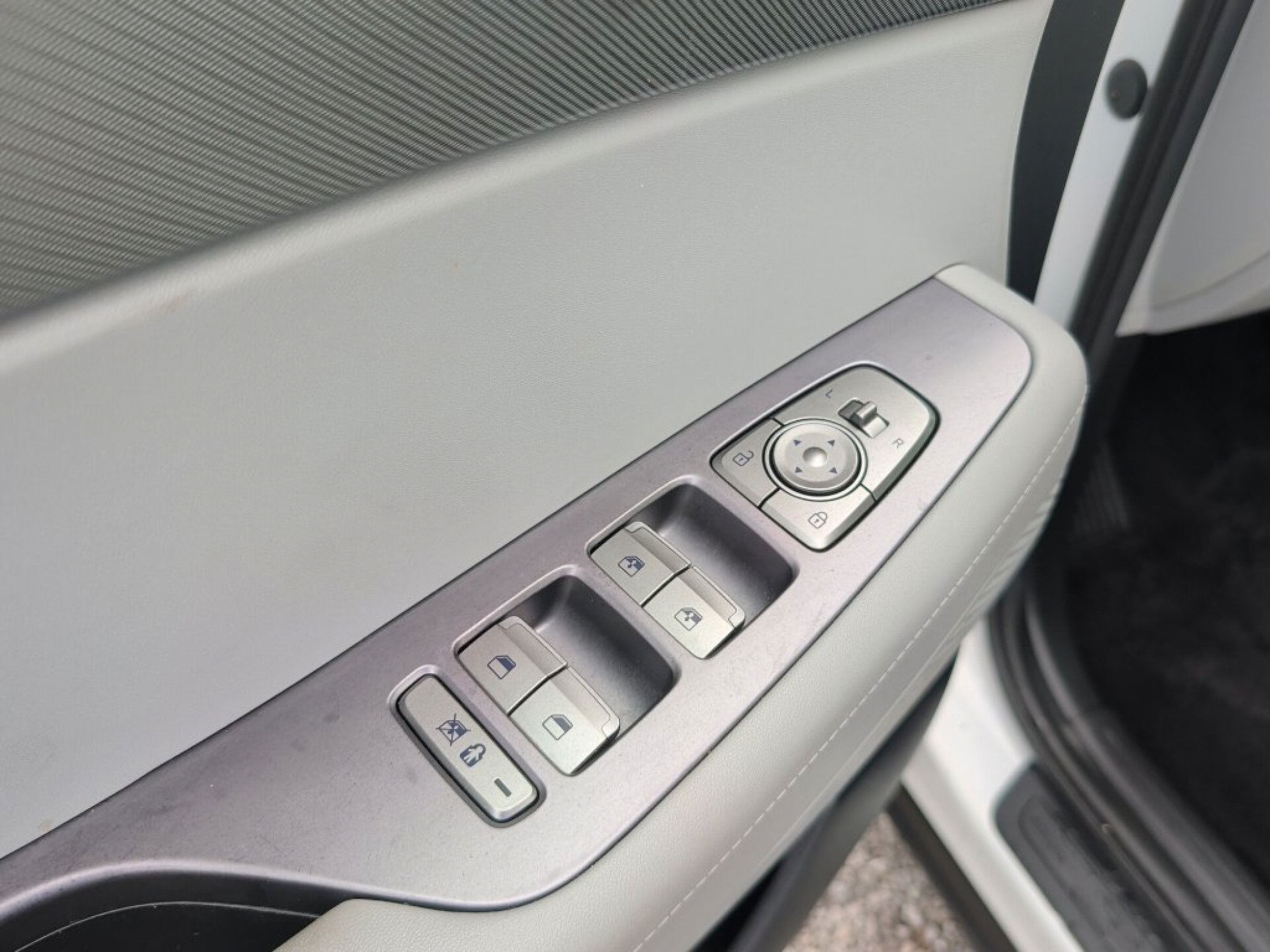 Used 2024 Hyundai Palisade SEL FWD image 16