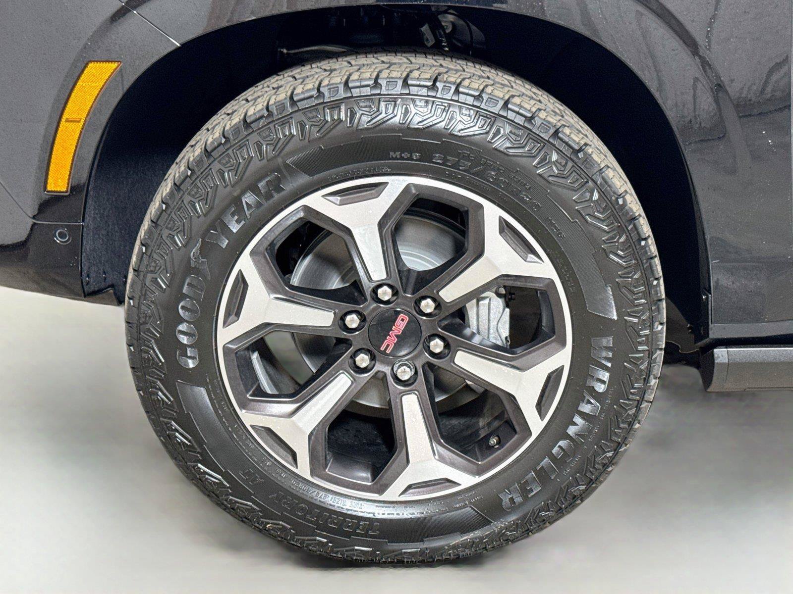 New 2026 GMC Yukon XL AT4 Ultimate AWD/4WD image 19