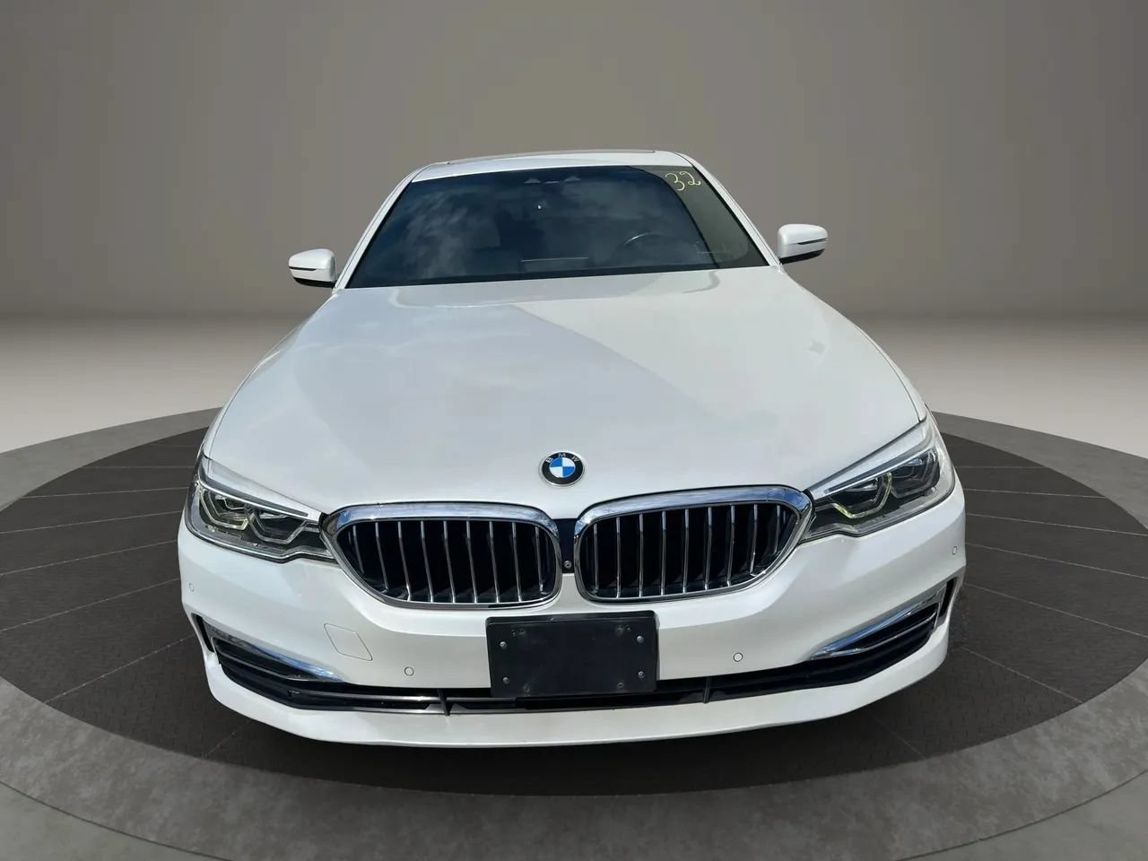 Used 2018 BMW 530e xDrive w/ Premium Package 2 AWD/4WD image 2