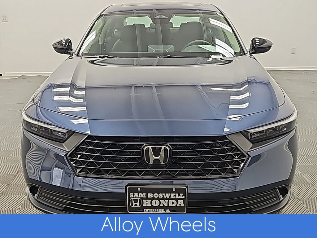 Used 2025 Honda Accord SE image 4