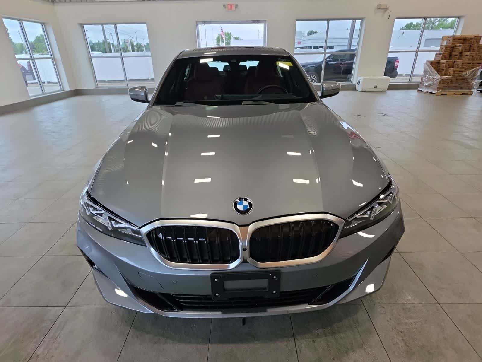 Used 2024 BMW 330i xDrive Sedan w/ Premium Package AWD/4WD image 3