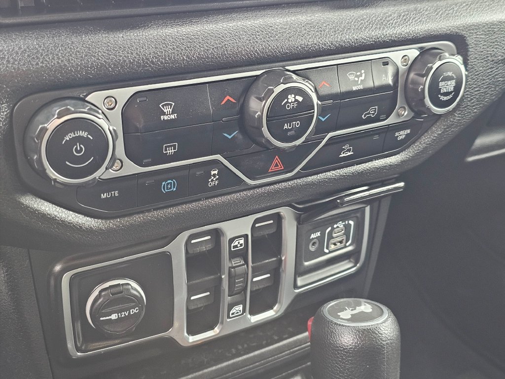 Used 2024 Jeep Wrangler Unlimited AWD/4WD image 27