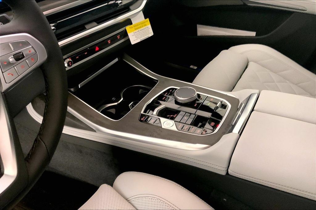 New 2027 BMW X7 xDrive40i w/ Premium Package AWD/4WD image 6