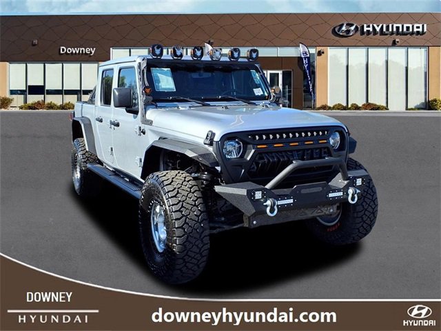 Used 2023 Jeep Gladiator Overland image 3