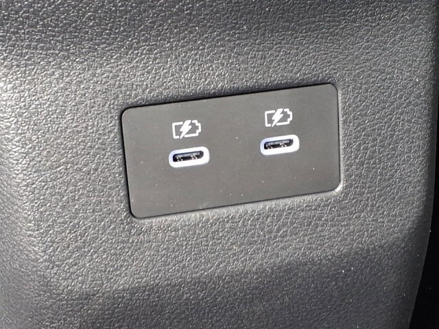 New 2026 Nissan Kicks SR FWD image 25