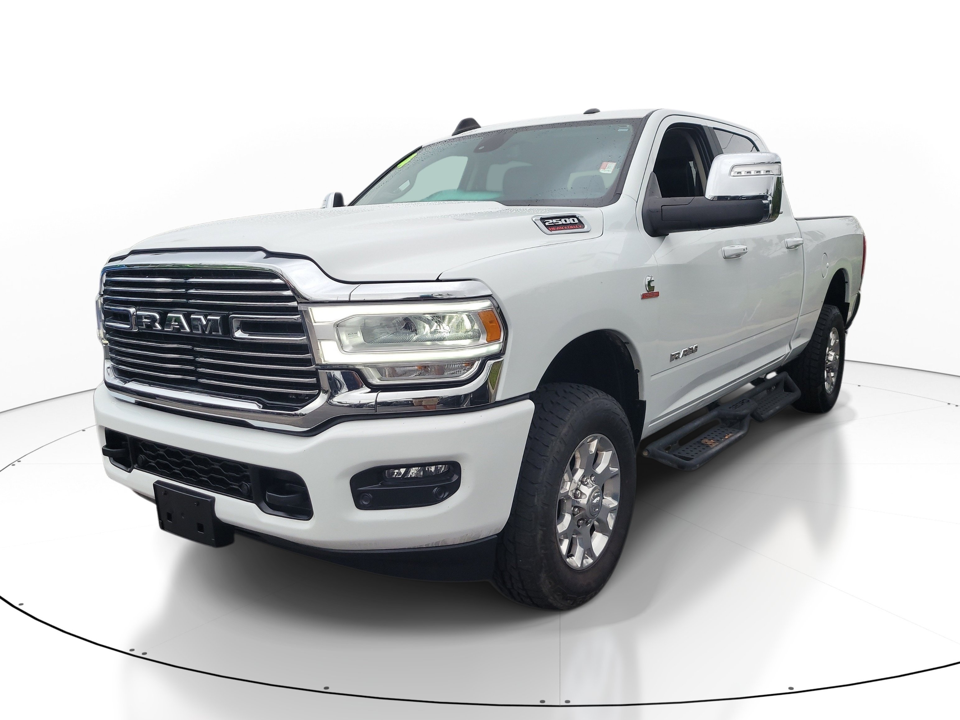 Used 2024 RAM 2500 Laramie AWD/4WD image 3
