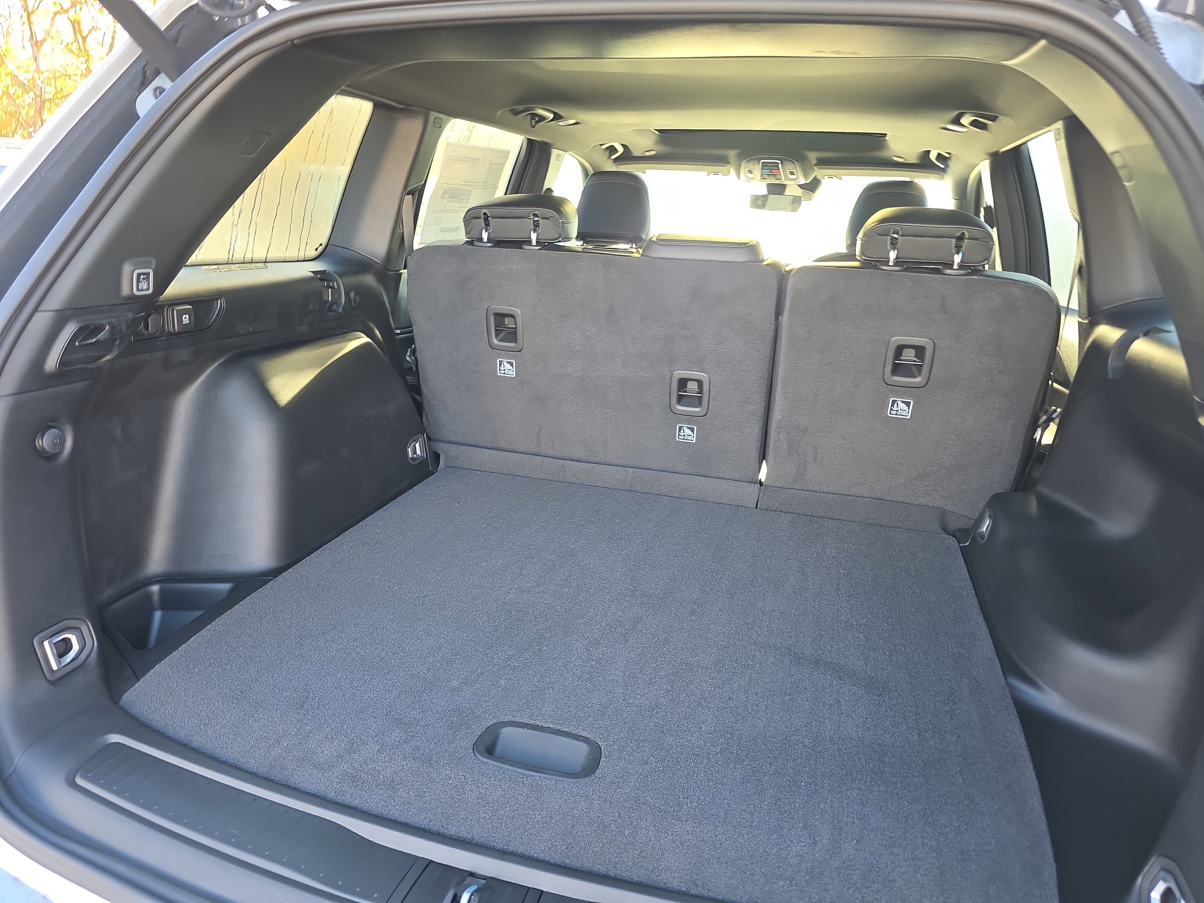 New 2025 Jeep Grand Cherokee Altitude image 32