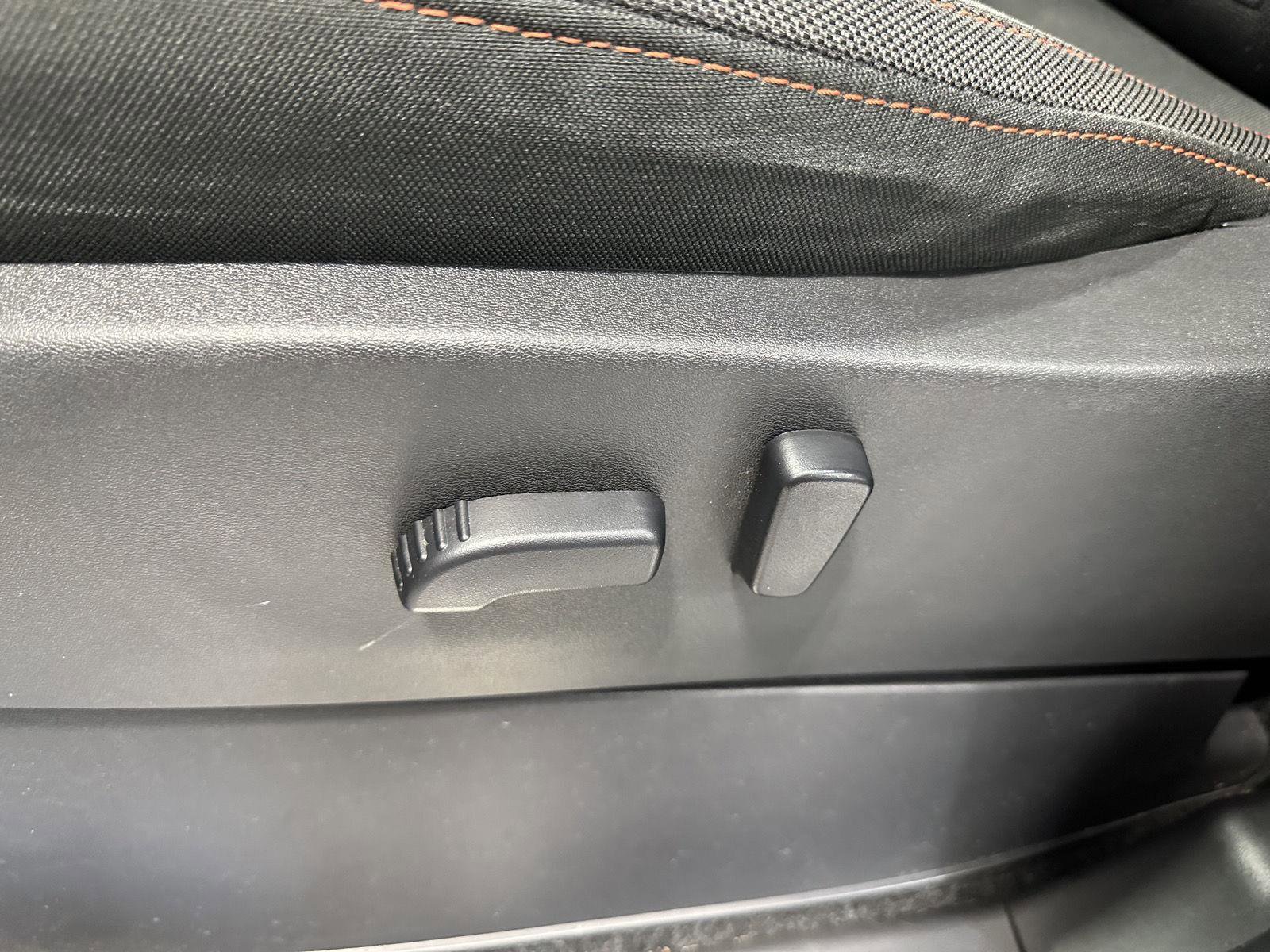 Used 2023 Nissan Frontier PRO-4X w/ Pro Convenience Package AWD/4WD image 17