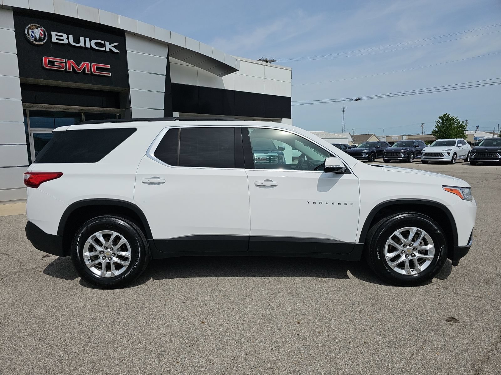 Used 2019 Chevrolet Traverse LT FWD image 8