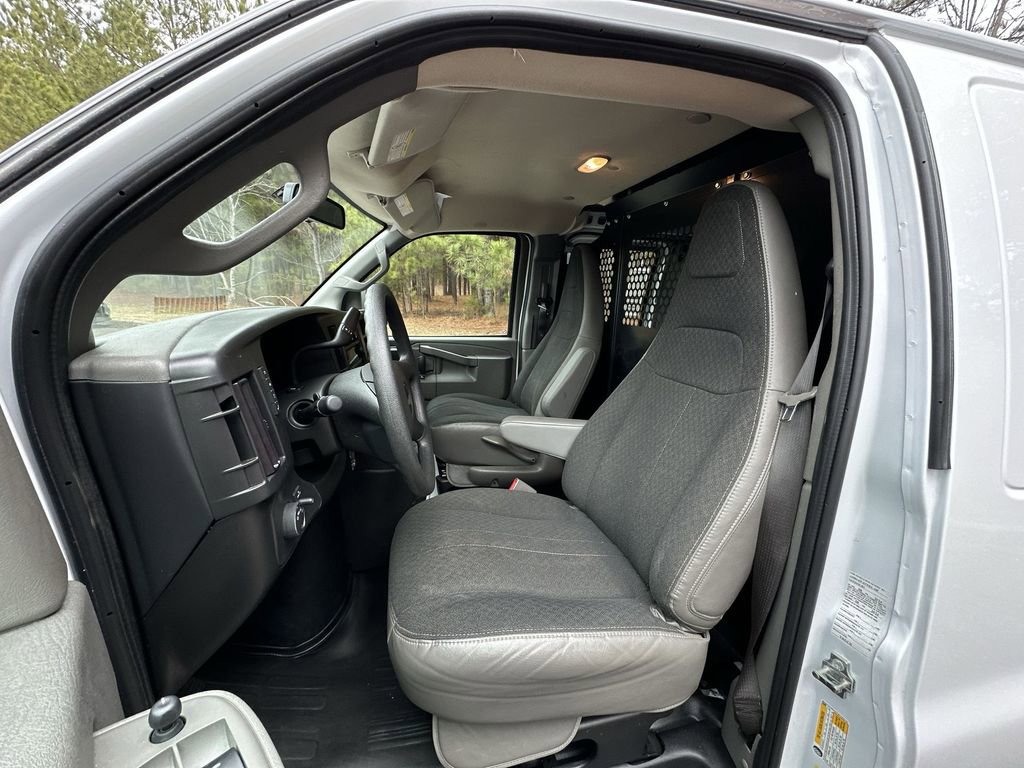 Used 2024 Chevrolet Express 2500 w/ Driver Convenience Package image 13