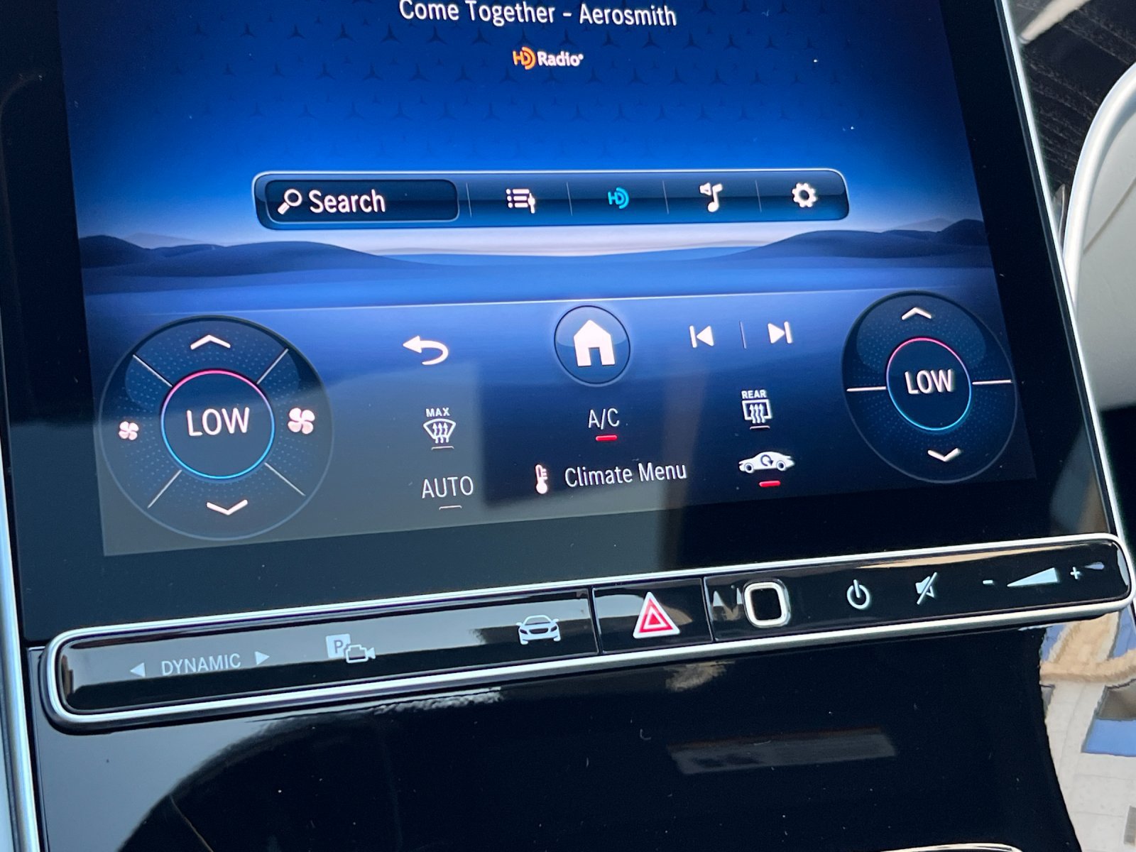 New 2026 Mercedes-Benz C 300 4MATIC Sedan image 18
