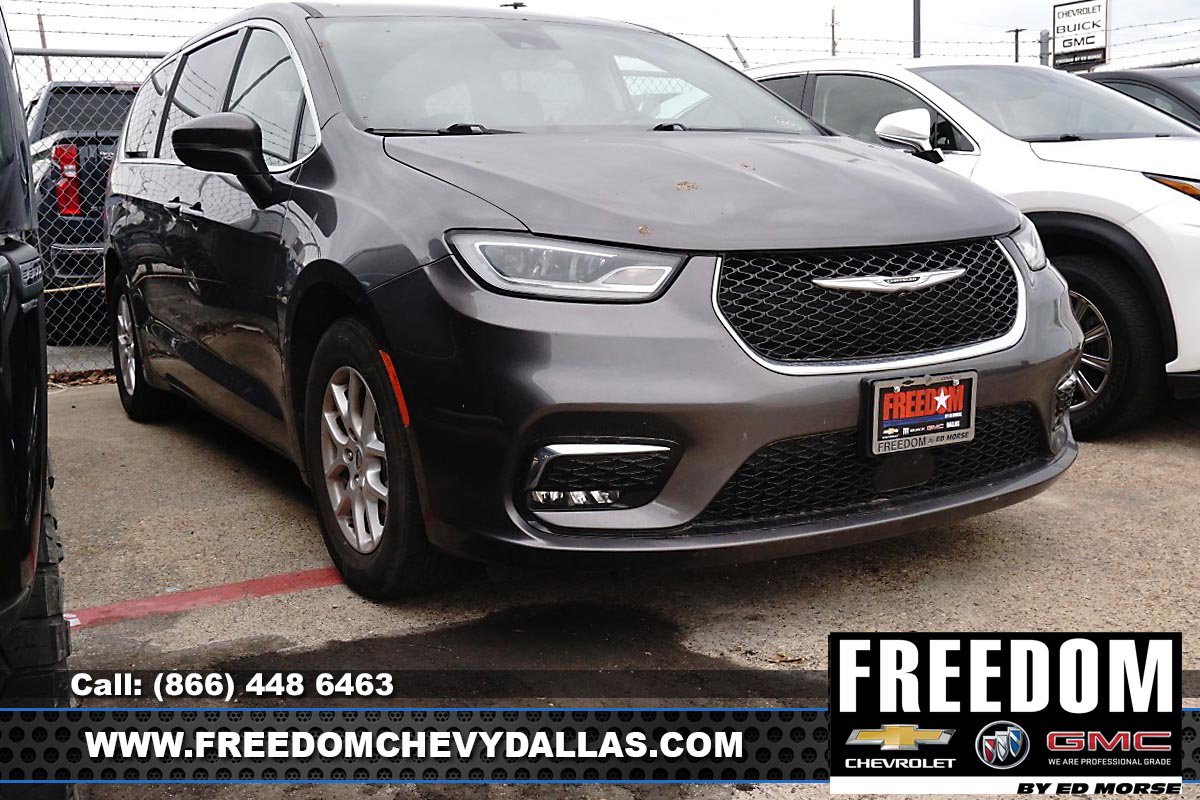 Used 2023 Chrysler Pacifica Touring-L FWD image 1