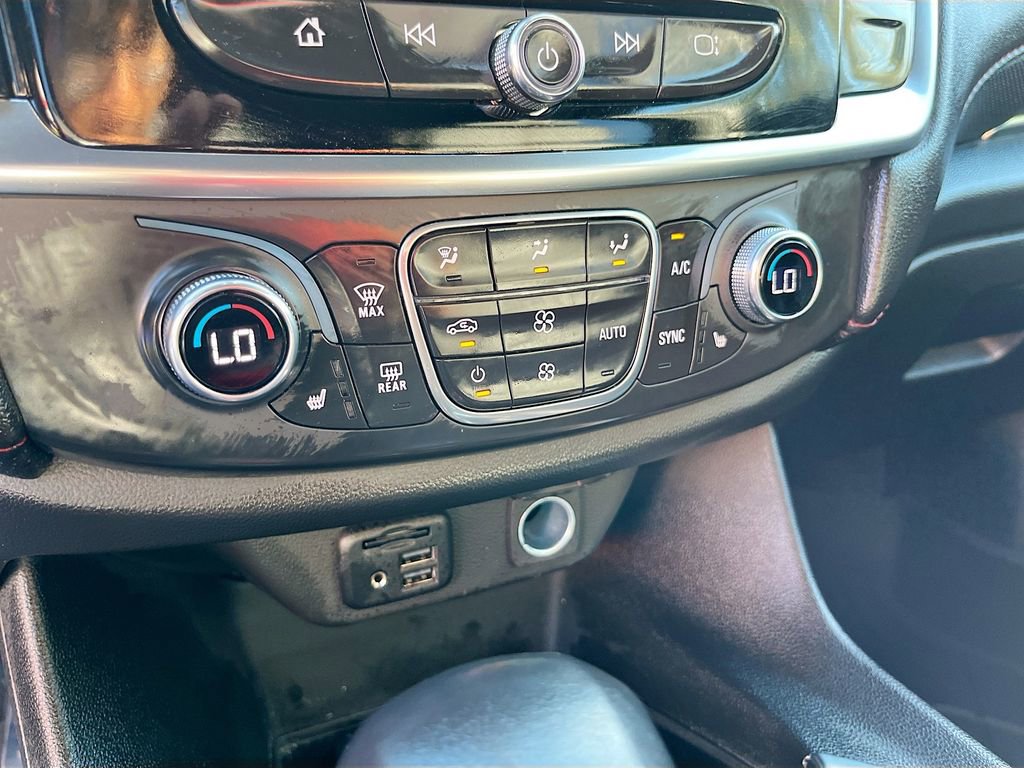 Used 2022 Chevrolet Traverse RS w/ LPO, Floor Liner Package image 20