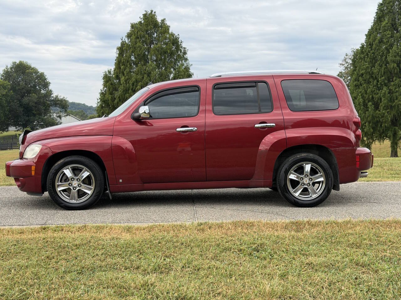 Used 2009 Chevrolet HHR LT FWD image 3