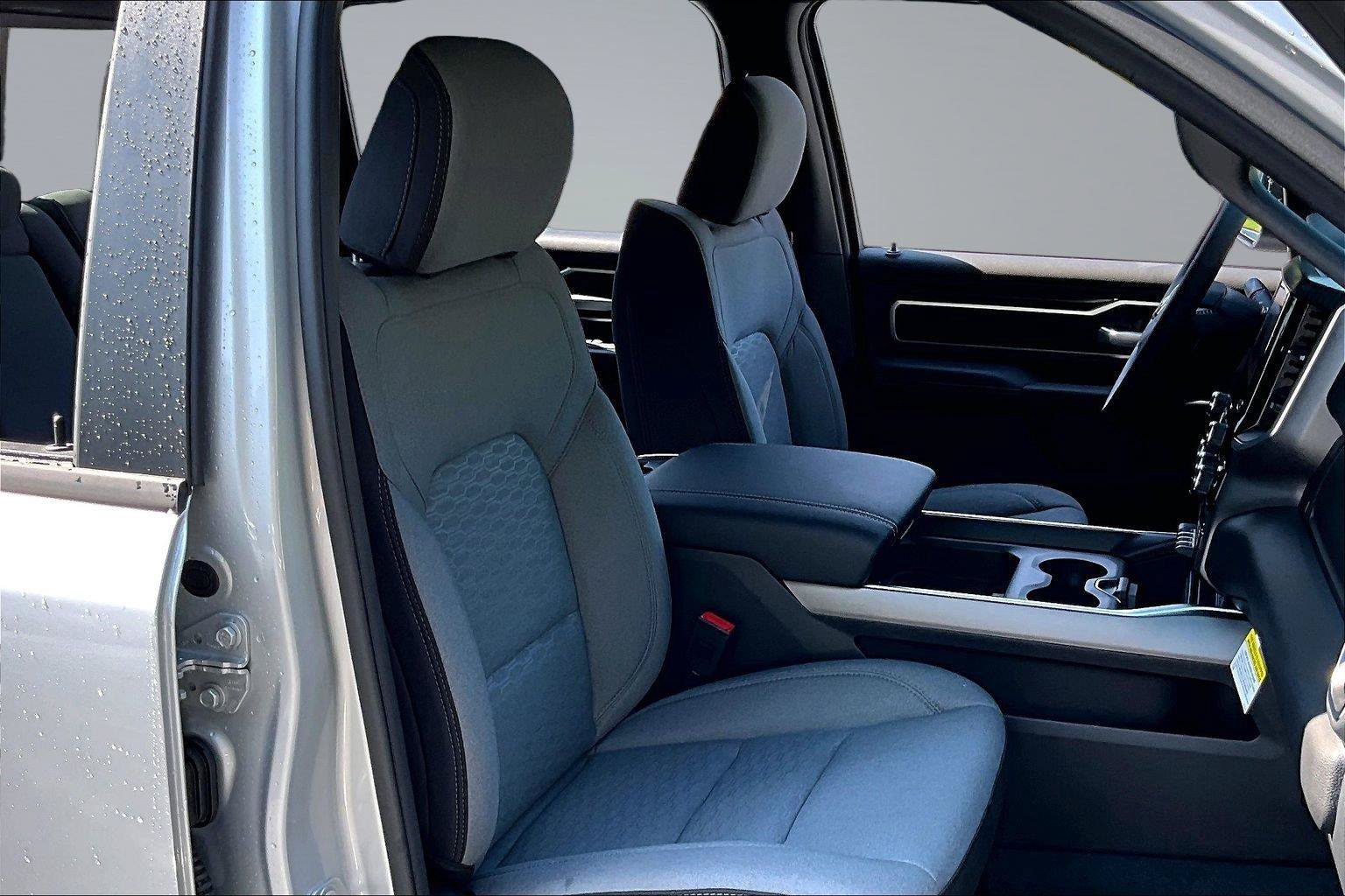 New 2026 RAM 1500 Big Horn AWD/4WD image 9