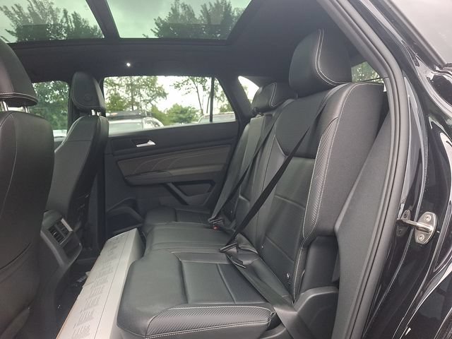 Used 2023 Volkswagen Atlas Cross Sport SE AWD/4WD image 10