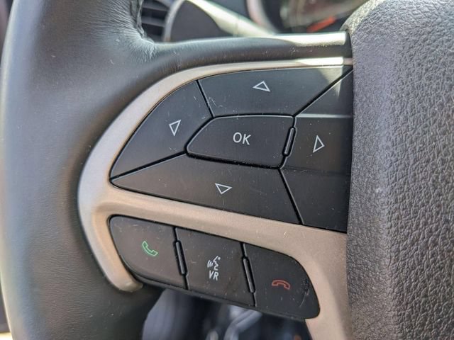 Used 2018 Jeep Cherokee Limited w/ Luxury Group FWD image 19