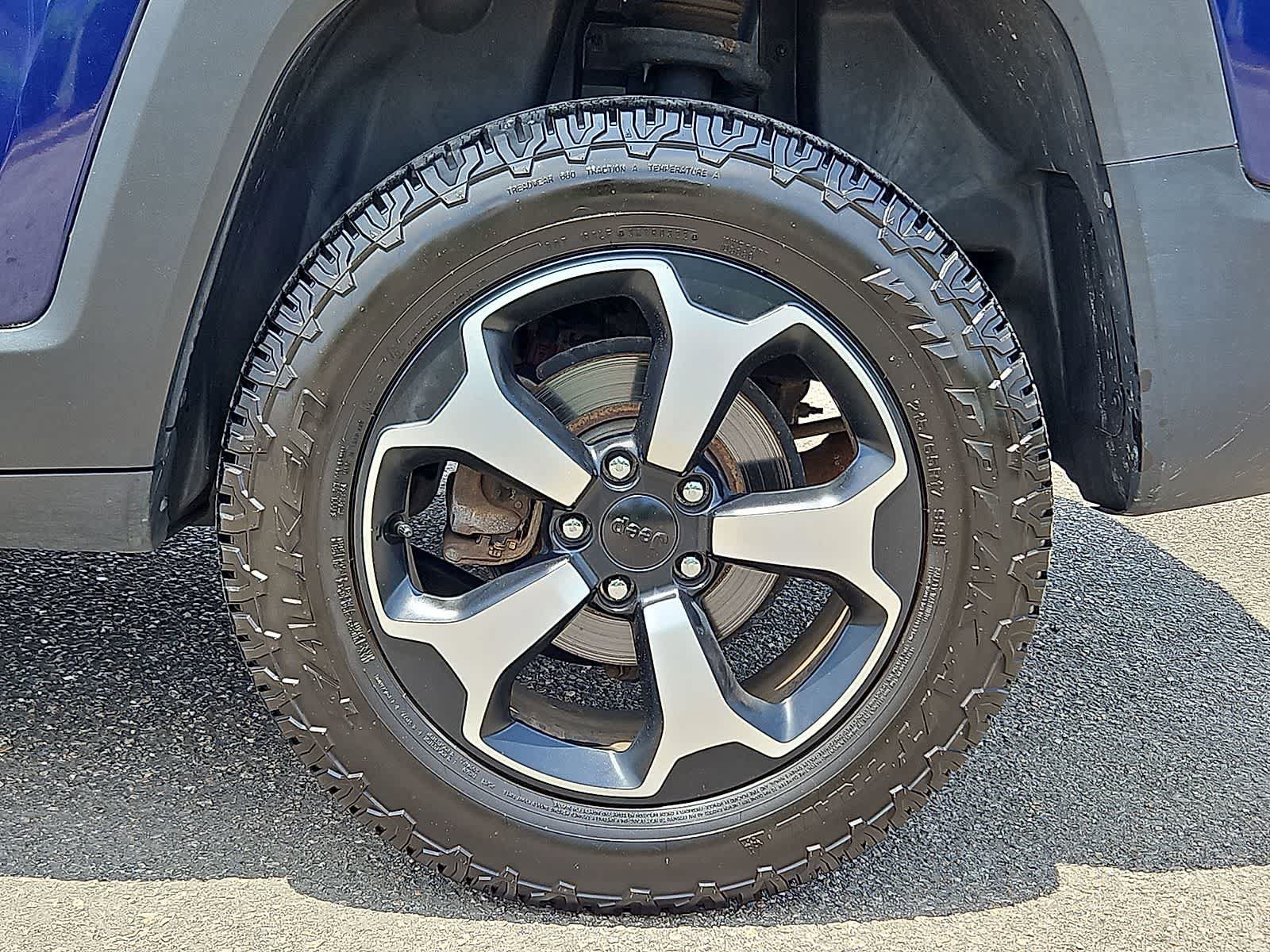 Used 2020 Jeep Renegade Trailhawk w/ Popular Equipment Group AWD/4WD image 37