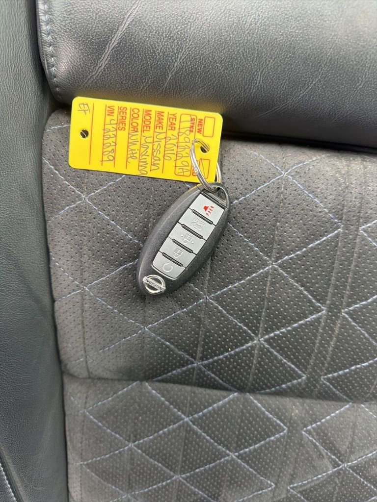 Used 2016 Nissan Maxima SR image 30