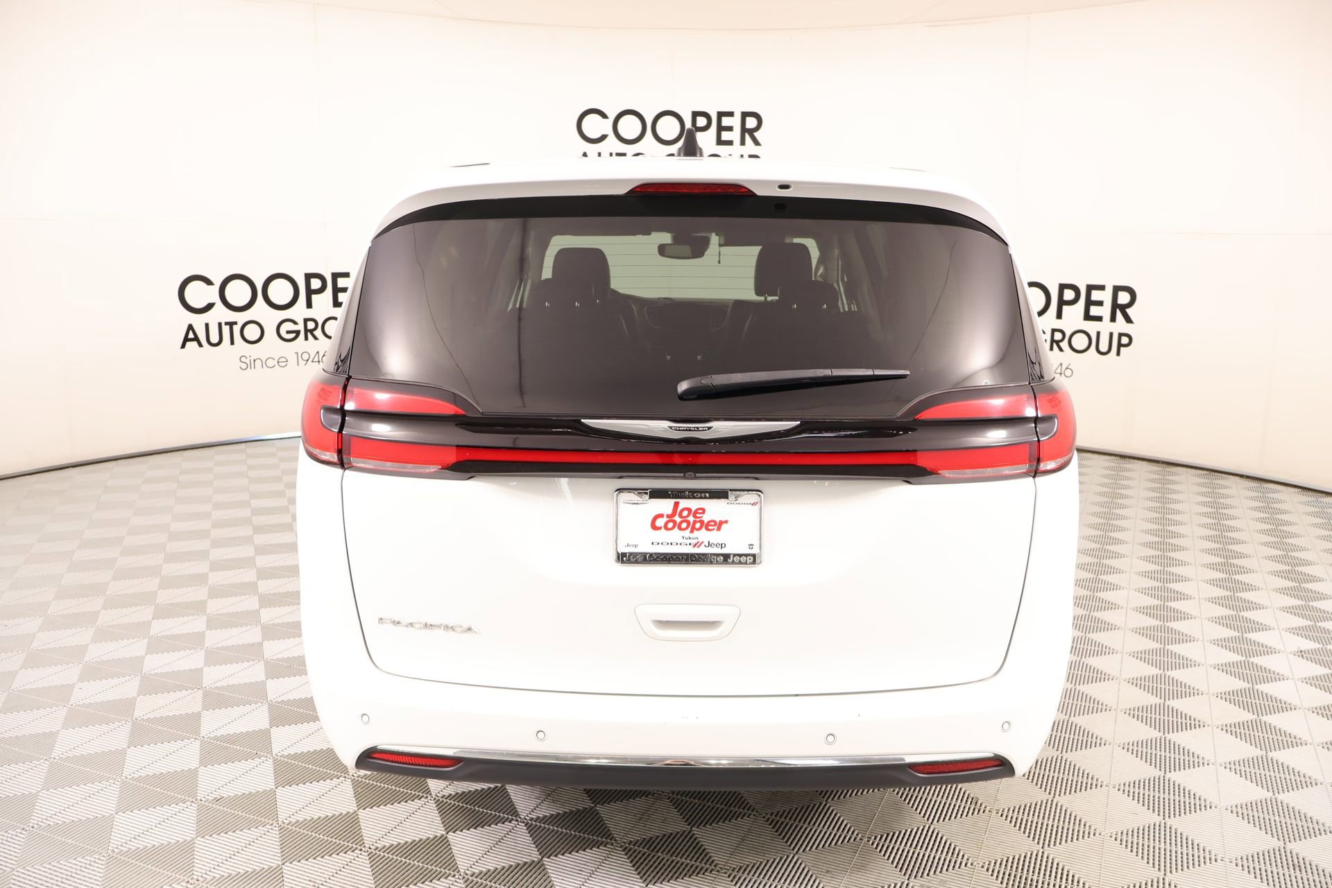 Used 2023 Chrysler Pacifica Touring-L image 22