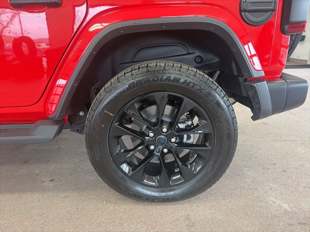 Certified 2025 Jeep Wrangler Sahara 4xe image 19