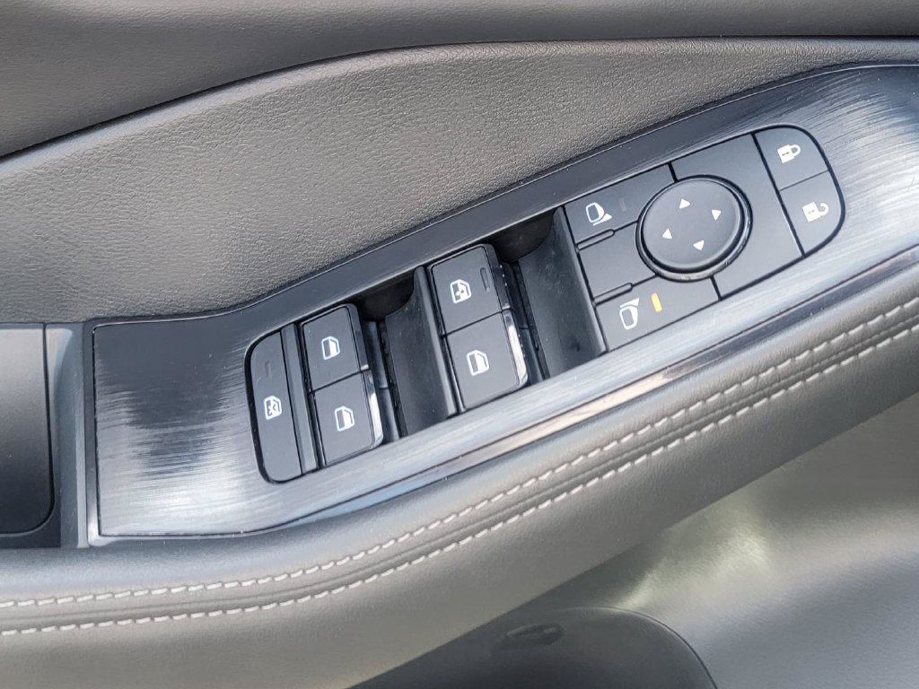 Used 2026 Nissan Rogue SV AWD/4WD image 35