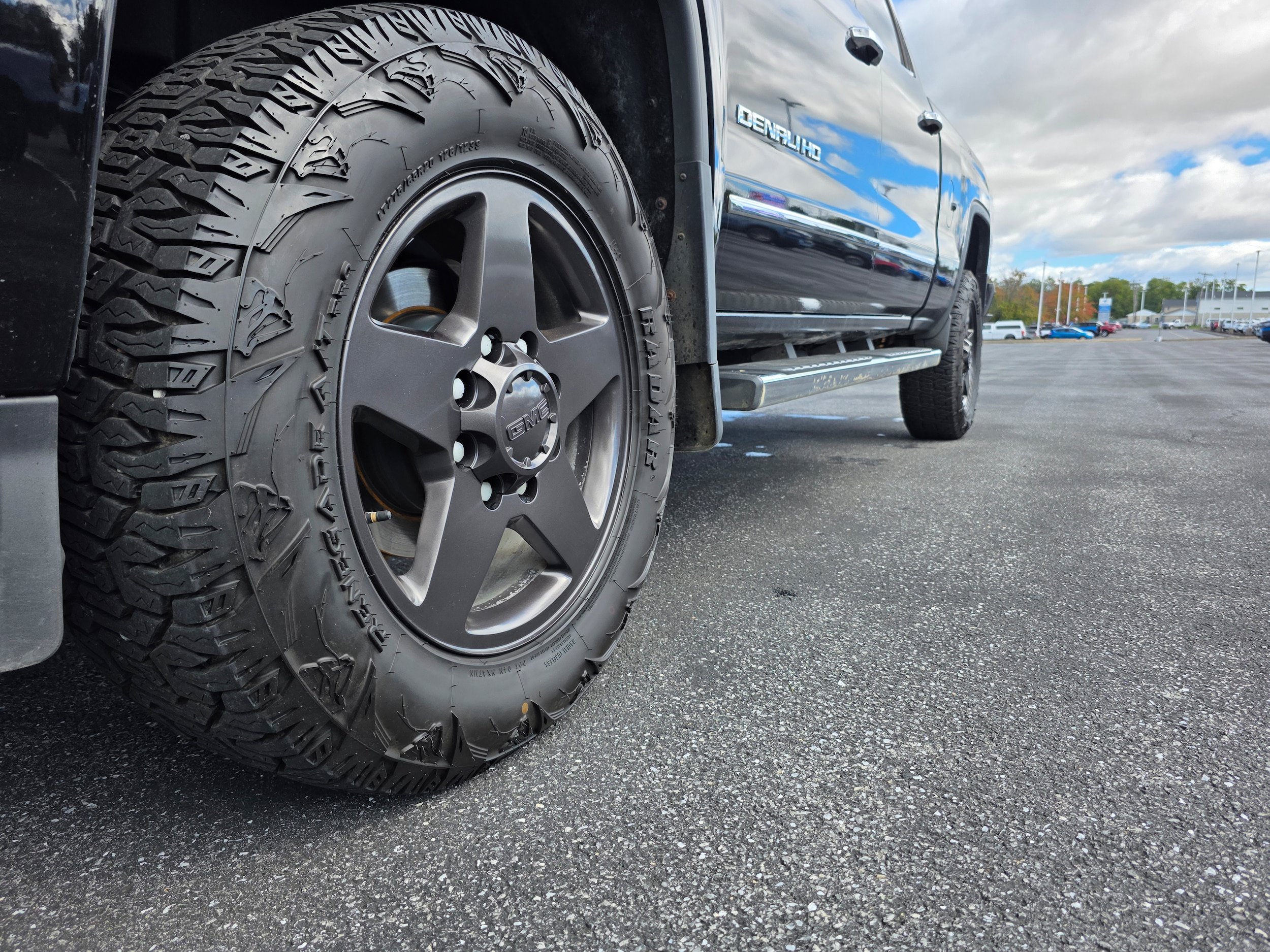 Used 2015 GMC Sierra 2500 Denali w/ Duramax Plus Package AWD/4WD image 22