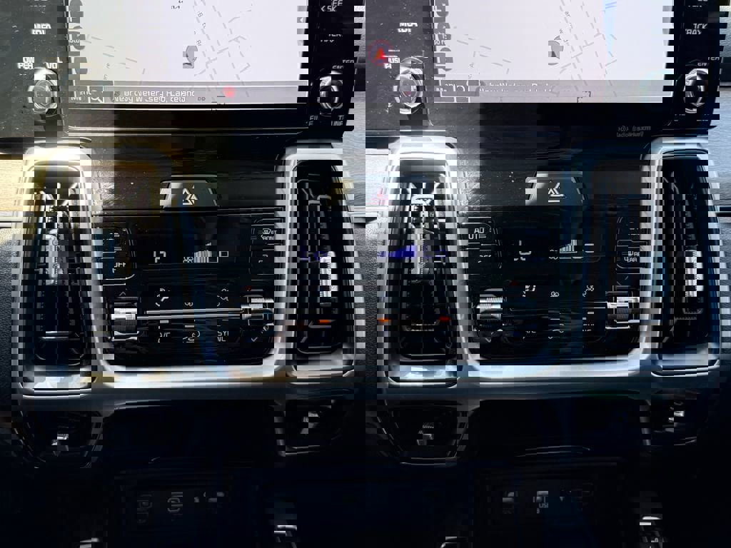 Certified 2023 Kia Sorento S w/ Panoramic Sunroof Package image 24