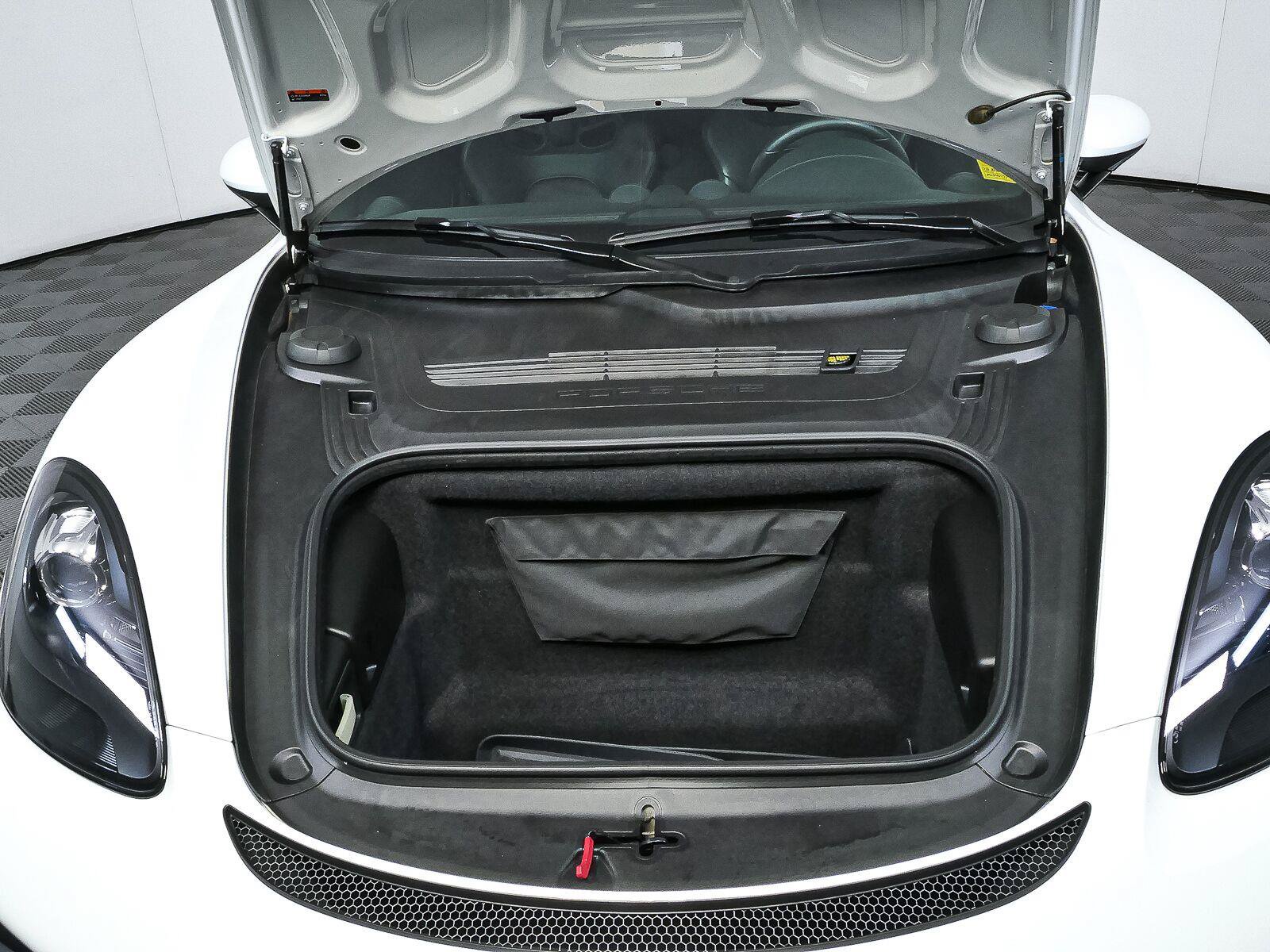 Used 2021 Porsche 718 Boxster Spyder RWD image 9