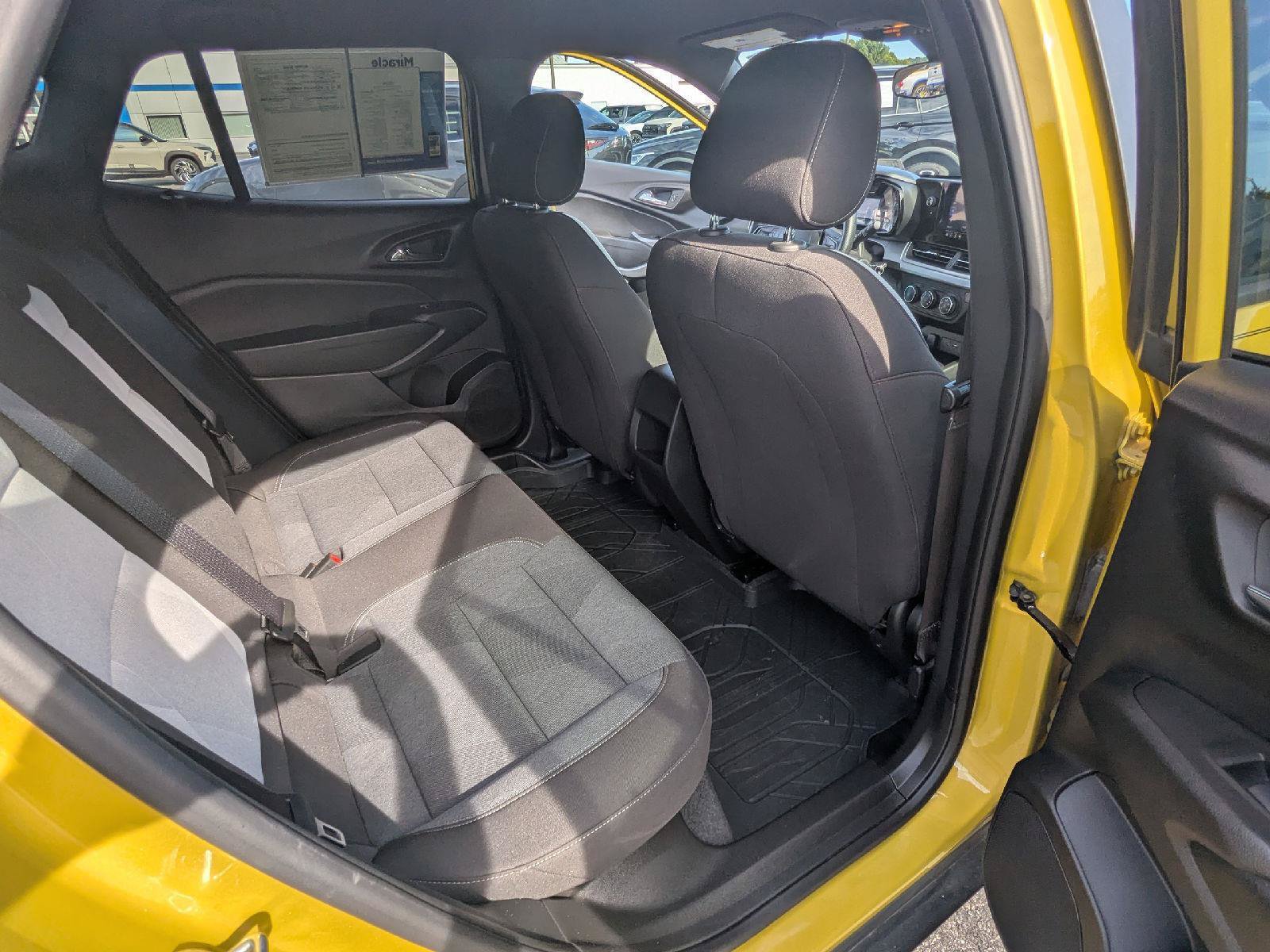 Used 2024 Chevrolet Trax RS w/ Driver Confidence Package FWD image 29
