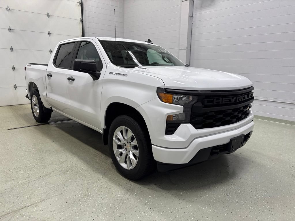 Used 2026 Chevrolet Silverado 1500 Custom AWD/4WD image 2