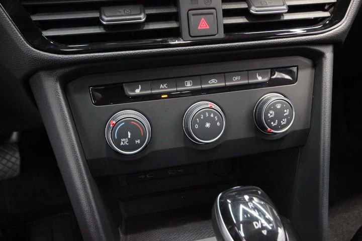 Used 2022 Volkswagen Taos SE image 20