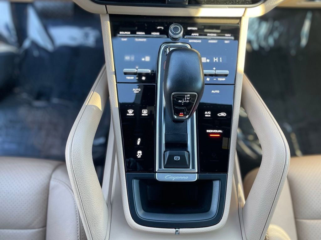 Used 2022 Porsche Cayenne E-Hybrid image 13