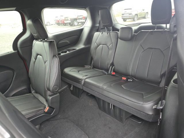New 2026 Chrysler Pacifica Select image 21