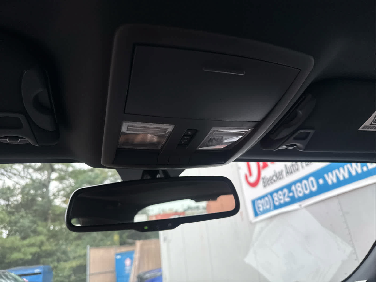 Used 2010 Dodge Challenger SRT8 w/ SRT Option Group II RWD image 32